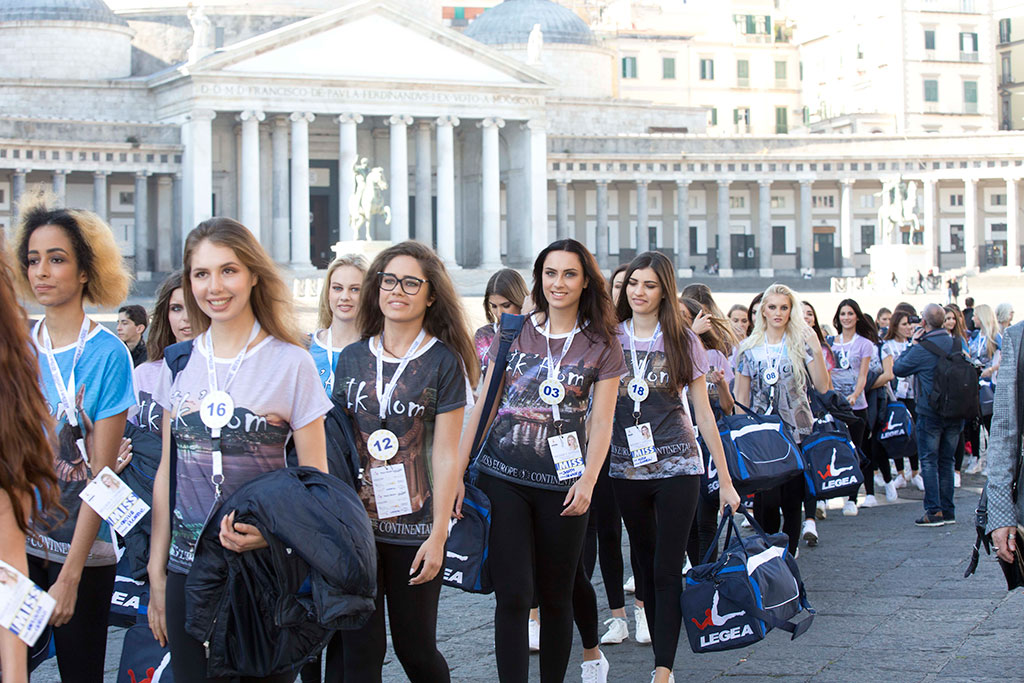 1572013988_12-Wave-of-Miss-in-the-city-of-Naples-Miss-Europe-Continental-2017 (1)